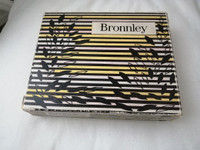Bronnley kartonkinen saippuarasia 60-luvulta