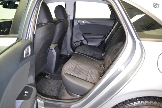 Kia Ceed 9
