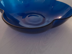 Sininen tarjoiluvati, Tarjoiluastiat, Keittiötarvikkeet ja astiat, Pori, Tori.fi Sininen tarjoiluvati, Tarjoiluastiat, Keittiötarvikkeet ja astiat, Pori, Tori.fi