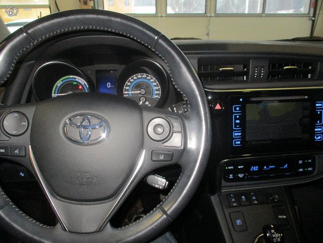 Toyota Auris 8