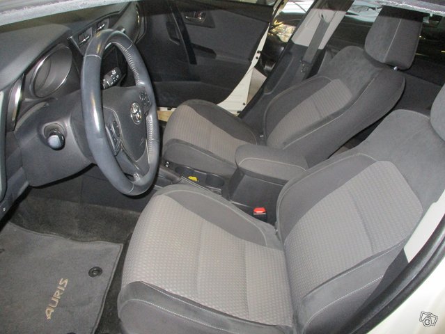 Toyota Auris 9