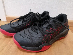 Asicsen sisäpelikengät, Pallopelit, Urheilu ja ulkoilu, Uusikaupunki, Tori.fi Asicsen sisäpelikengät, Pallopelit, Urheilu ja ulkoilu, Uusikaupunki, Tori.fi