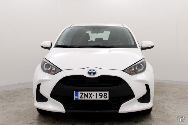 Toyota Yaris 8