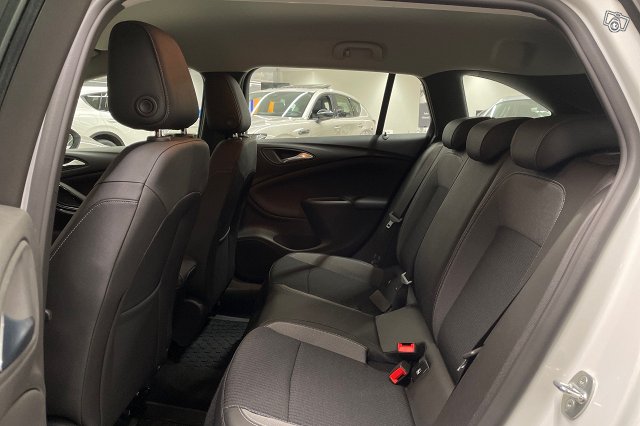 Opel Astra 9
