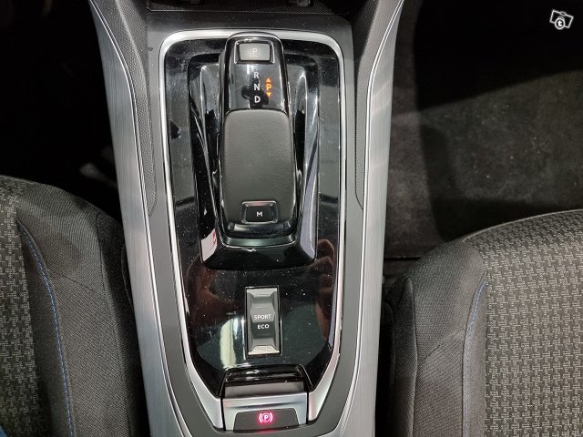 Peugeot 308 8
