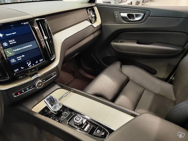 VOLVO XC60 16