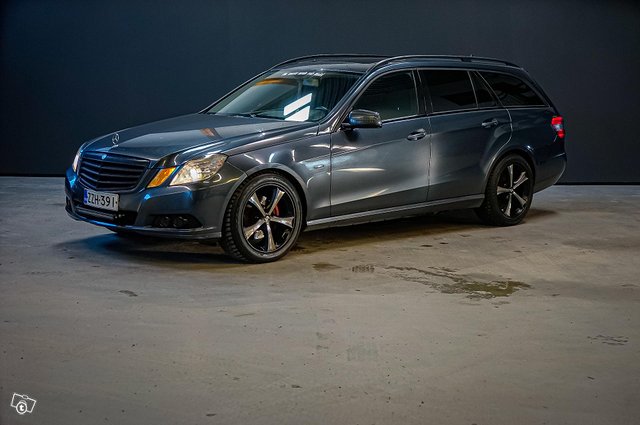 Mercedes-Benz E