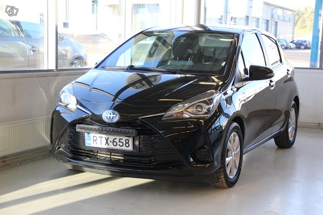 Toyota Yaris 1