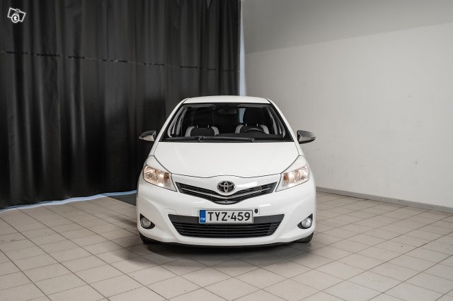 Toyota Yaris 2