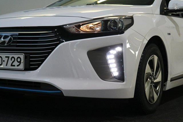 Hyundai Ioniq Hybrid 22