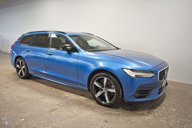 Volvo V90 2