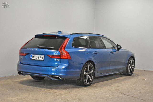 Volvo V90 4