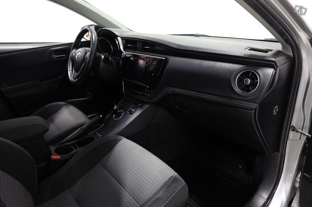 TOYOTA AURIS 12