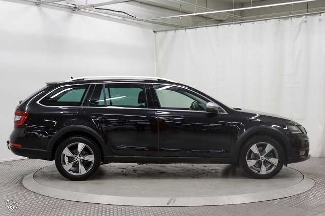 SKODA OCTAVIA 4