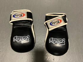Vapaotteluhanskat fairtex koko M, Kamppailulajit, Urheilu ja ulkoilu, Helsinki, Tori.fi Vapaotteluhanskat fairtex koko M, Kamppailulajit, Urheilu ja ulkoilu, Helsinki, Tori.fi