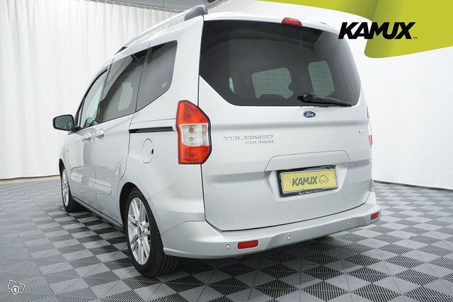 Ford Tourneo Courier 11