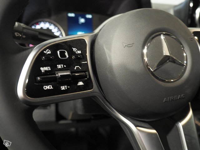 Mercedes-Benz Sprinter 11