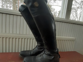 Ratsastussaappaat 39 R/N, Muut hevostarvikkeet, Hevoset ja hevosurheilu, Tampere, Tori.fi Ratsastussaappaat 39 R/N, Muut hevostarvikkeet, Hevoset ja hevosurheilu, Tampere, Tori.fi
