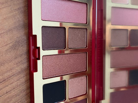 Estee Lauder luomiväripaletti ja cheek palette, Kauneudenhoito ja kosmetiikka, Terveys ja hyvinvointi, Oulu, Tori.fi Estee Lauder luomiväripaletti ja cheek palette, Kauneudenhoito ja kosmetiikka, Terveys ja hyvinvointi, Oulu, Tori.fi