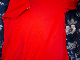 Adidaksen punainen t-paita, Vaatteet ja kengät, Rovaniemi, Tori.fi