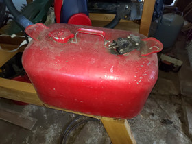 Polttoainetankki, Veneen varusteet ja varaosat, Venetarvikkeet ja veneily, Lieto, Tori.fi Polttoainetankki, Veneen varusteet ja varaosat, Venetarvikkeet ja veneily, Lieto, Tori.fi