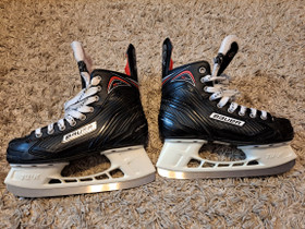 Bauer vapor x300. Koko 37,5, Jääkiekko ja luistelu, Urheilu ja ulkoilu, Espoo, Tori.fi Bauer vapor x300. Koko 37,5, Jääkiekko ja luistelu, Urheilu ja ulkoilu, Espoo, Tori.fi