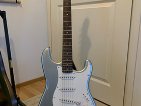 Squier Stratocaster -sähkökitara, Kitarat, bassot ja vahvistimet, Musiikki ja soittimet, Espoo, Tori.fi