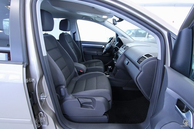 Volkswagen Touran 17