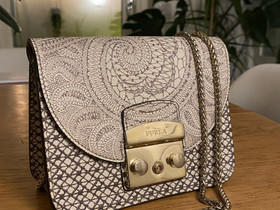 Furla Metropolis mini, Laukut ja hatut, Asusteet ja kellot, Helsinki, Tori.fi Furla Metropolis mini, Laukut ja hatut, Asusteet ja kellot, Helsinki, Tori.fi
