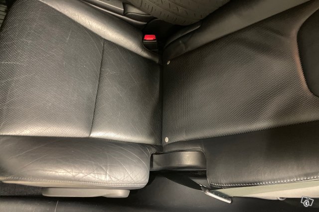 LEXUS RX 9