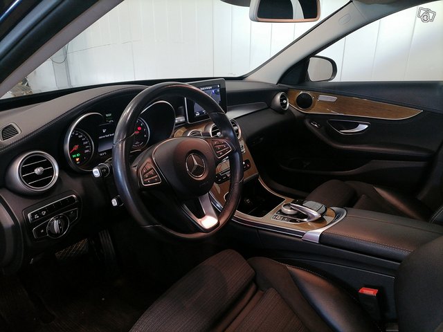 Mercedes-Benz C 6
