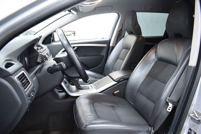 Volvo V70 8