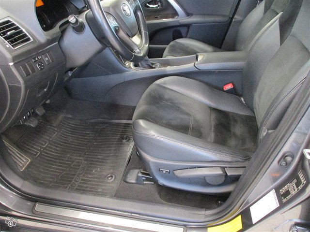 Toyota Avensis 11