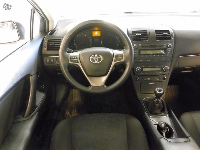 Toyota Avensis 11
