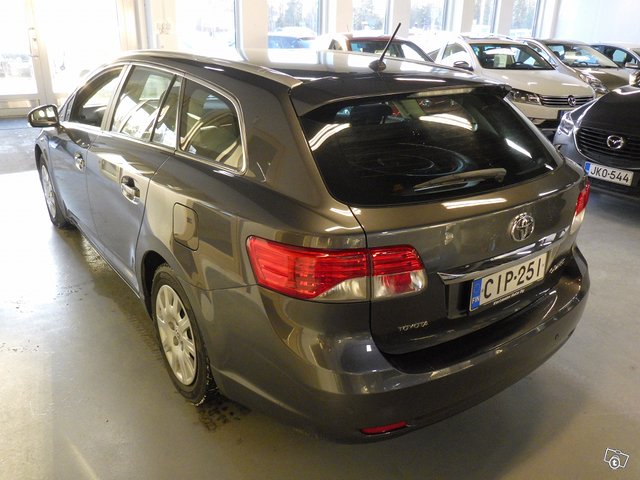 Toyota Avensis 6