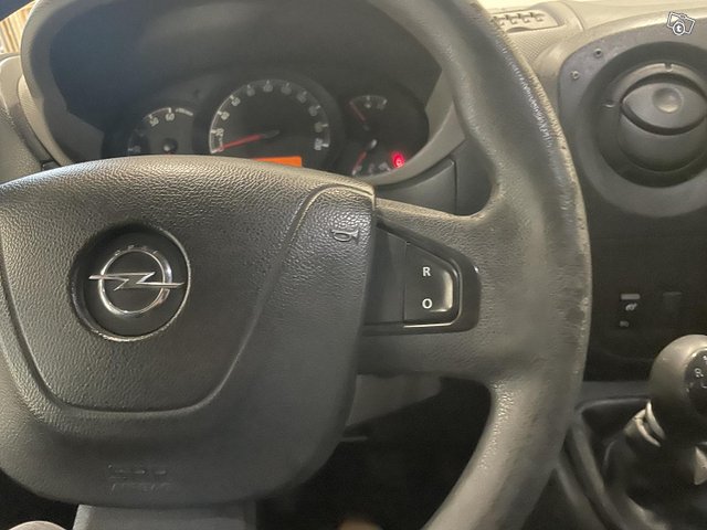 Opel Movano 10