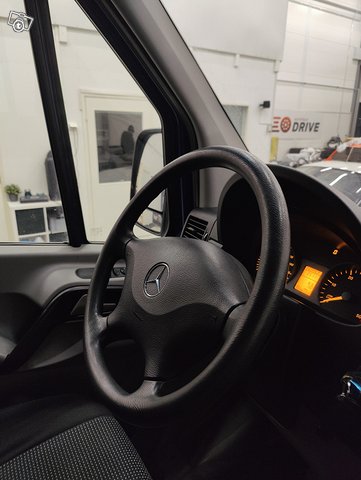 Mercedes-Benz Sprinter 8