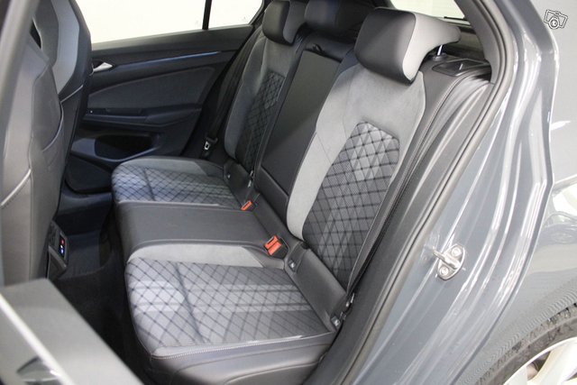 Volkswagen Golf 12