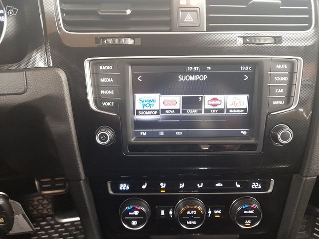 Volkswagen Golf 10