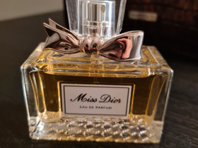 Miss Dior Eau de Parfum, Kauneudenhoito ja kosmetiikka, Terveys ja hyvinvointi, Helsinki, Tori.fi Miss Dior Eau de Parfum, Kauneudenhoito ja kosmetiikka, Terveys ja hyvinvointi, Helsinki, Tori.fi