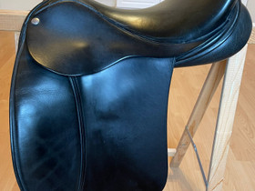 Frank Baines koulusatula Elegance 17,5, Satulat ja varusteet, Hevoset ja hevosurheilu, Kirkkonummi, Tori.fi Frank Baines koulusatula Elegance 17,5, Satulat ja varusteet, Hevoset ja hevosurheilu, Kirkkonummi, Tori.fi