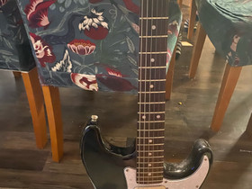 Sähkökitara ja vahvistin, Audio ja musiikkilaitteet, Viihde-elektroniikka, Helsinki, Tori.fi Sähkökitara ja vahvistin, Audio ja musiikkilaitteet, Viihde-elektroniikka, Helsinki, Tori.fi