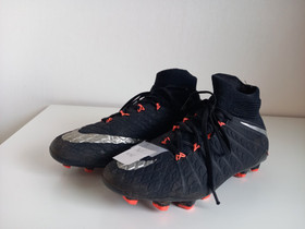 Nike jalkapallokengät Koko 36.5, Jalkapallo, Urheilu ja ulkoilu, Tornio, Tori.fi Nike jalkapallokengät Koko 36.5, Jalkapallo, Urheilu ja ulkoilu, Tornio, Tori.fi