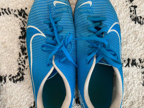 Nike jalkapallokengät, Jalkapallo, Urheilu ja ulkoilu, Oulu, Tori.fi Nike jalkapallokengät, Jalkapallo, Urheilu ja ulkoilu, Oulu, Tori.fi