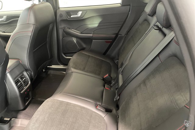 Ford Kuga 9