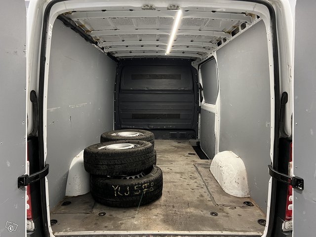Mercedes-Benz Sprinter 11