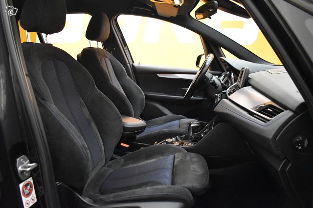 BMW 216 11