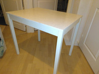 Pöytä 80x60 cm
