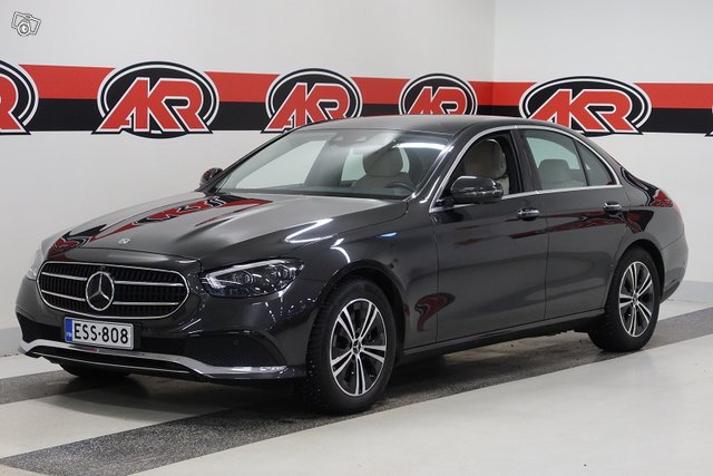 MERCEDES-BENZ E
