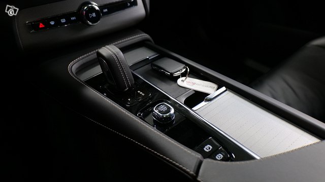Volvo XC90 21